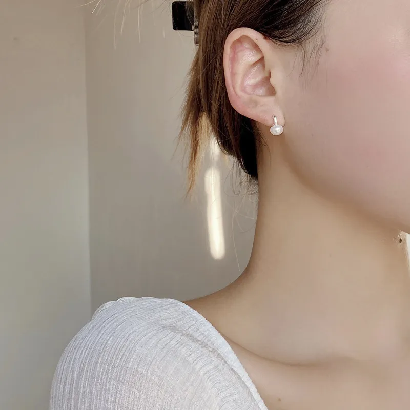 Minimalist Baroque Pearl Stud Earring 40500007 - image2