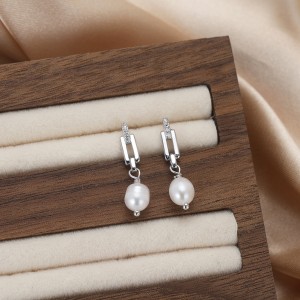 925 Sterling Silver Paperclip Link Pearl Earring 40500072