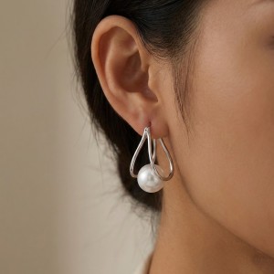 925 Sterling Silver Double Loop Shell Pearl Earrings 40500084