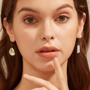 Wholesale 925 Sterling Silver Baroque Pearl Asymmetric Drop Earrings 40500118 Wholesale 925 Sterling Silver Baroque Pearl Asymmetric Drop Earrings 40500118