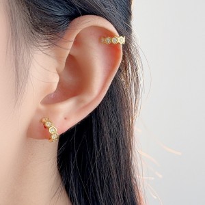 1pcs 925 Sterling Silver Honeycomb CZ Ear Cuff 50300012