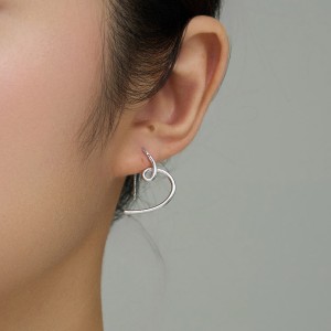 925 Sterling Silver Minimalist Heart Chain Earrings 50500007