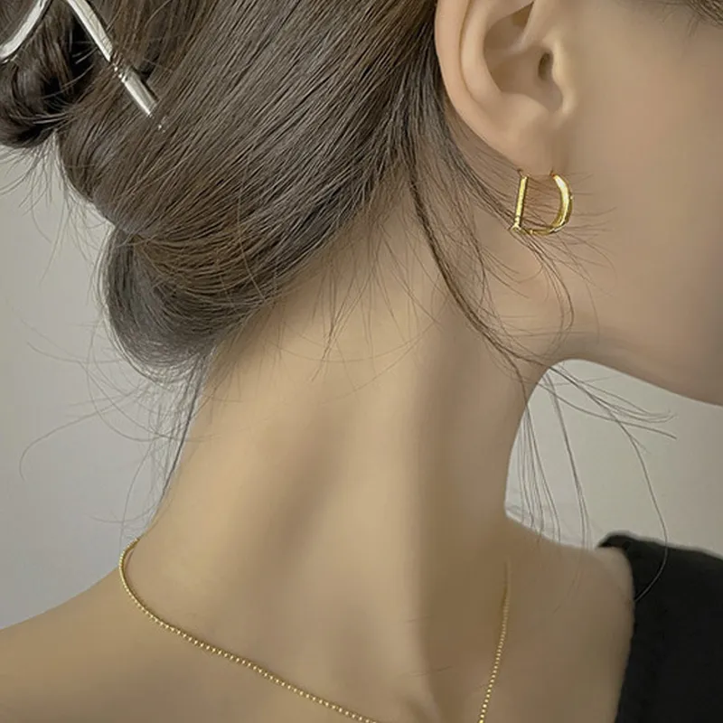Fashion Letter D Hoop Earring 60200118 - image1
