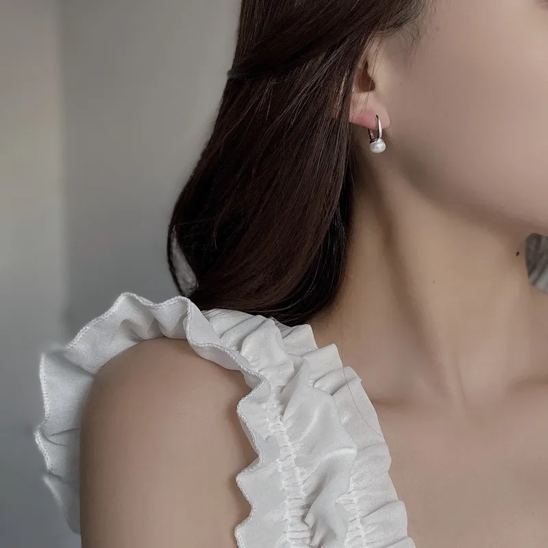 Elegant Pearl Hoop Earring 60200123 - image2