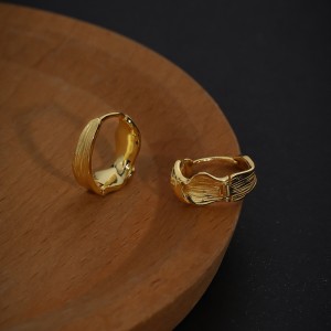 Vintage Texture Hoop Earring 60200145