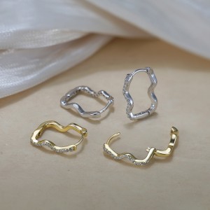 925 Sterling Silver Zirconia Wave Hoop Earring 60200201