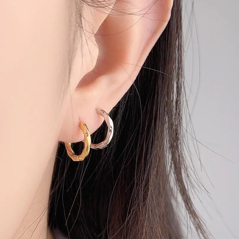 925 Sterling Silver Mobius Strip Hoop Earring 60200233 - image1