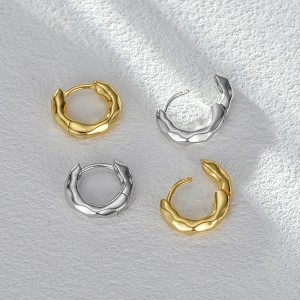 925 Sterling Silver Möbius Twist Hoop Earring 60200276