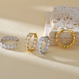 925 Sterling Silver Micro-Pave CZ Heart Huggie Hoop Earring 60200304