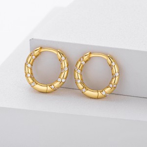 925 Sterling Silver Diagonal Stripe Pave CZ Hoop Earrings 60200313 925 Sterling Silver Diagonal Stripe Pave CZ Hoop Earrings 60200313