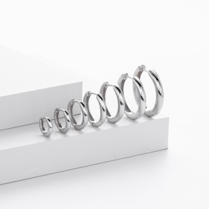 925 Sterling Silver Plain Polished Huggie Hoop Series 60200331