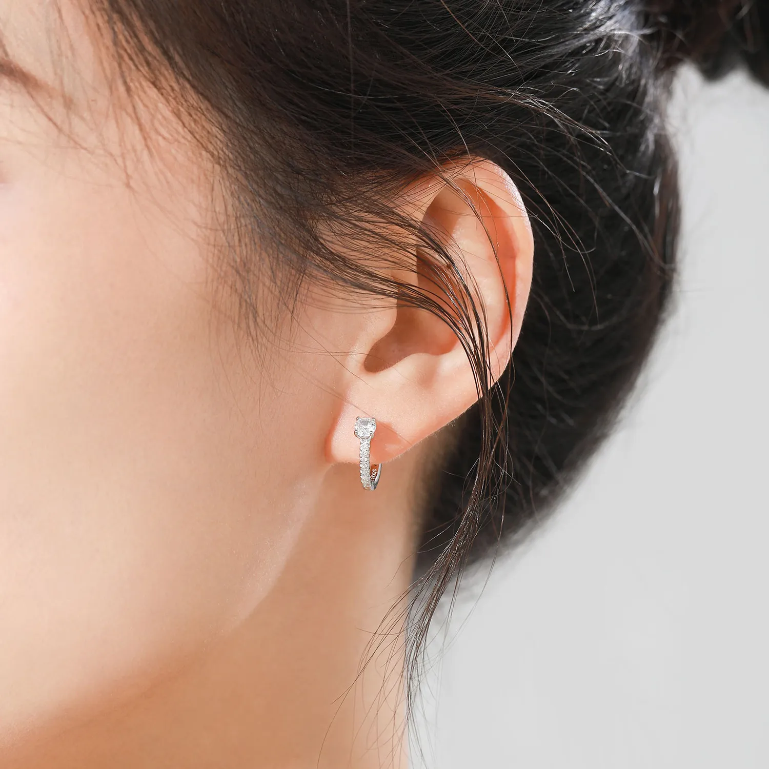 925 Sterling Silver Minimalist Round Zircon Hoop Earring 60200346 - image1