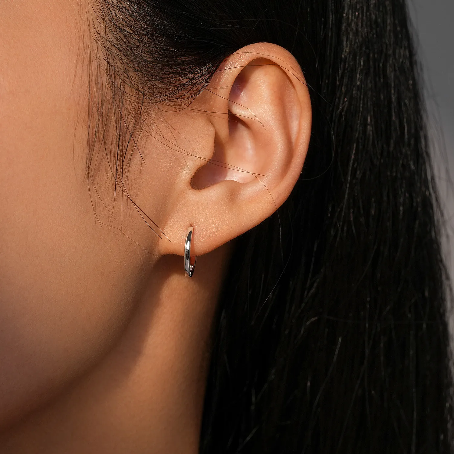 925 Sterling Silver Minimalist Plain Round Hoop Earrings 60200352 - image2