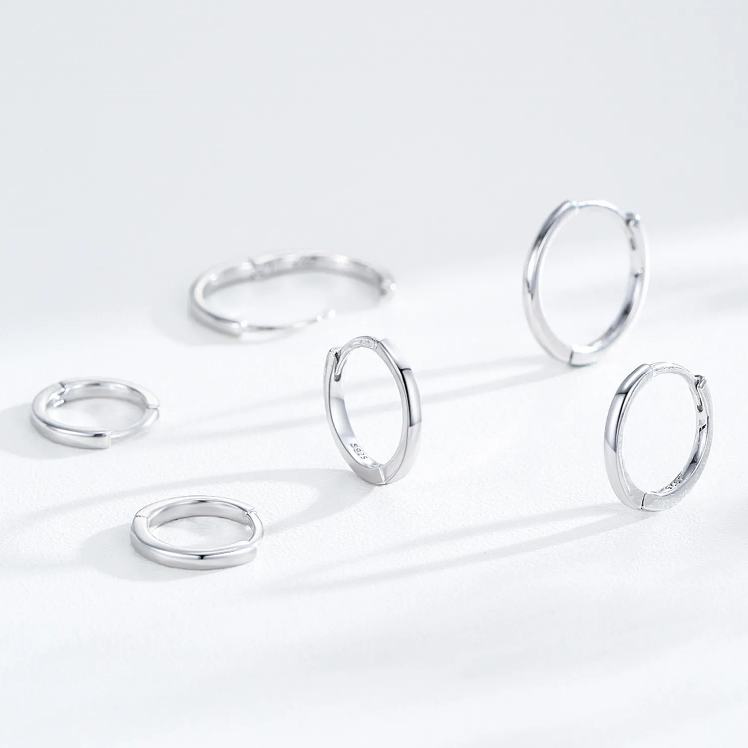 925 Sterling Silver Minimalist Plain Round Hoop Earrings 60200352 - image3