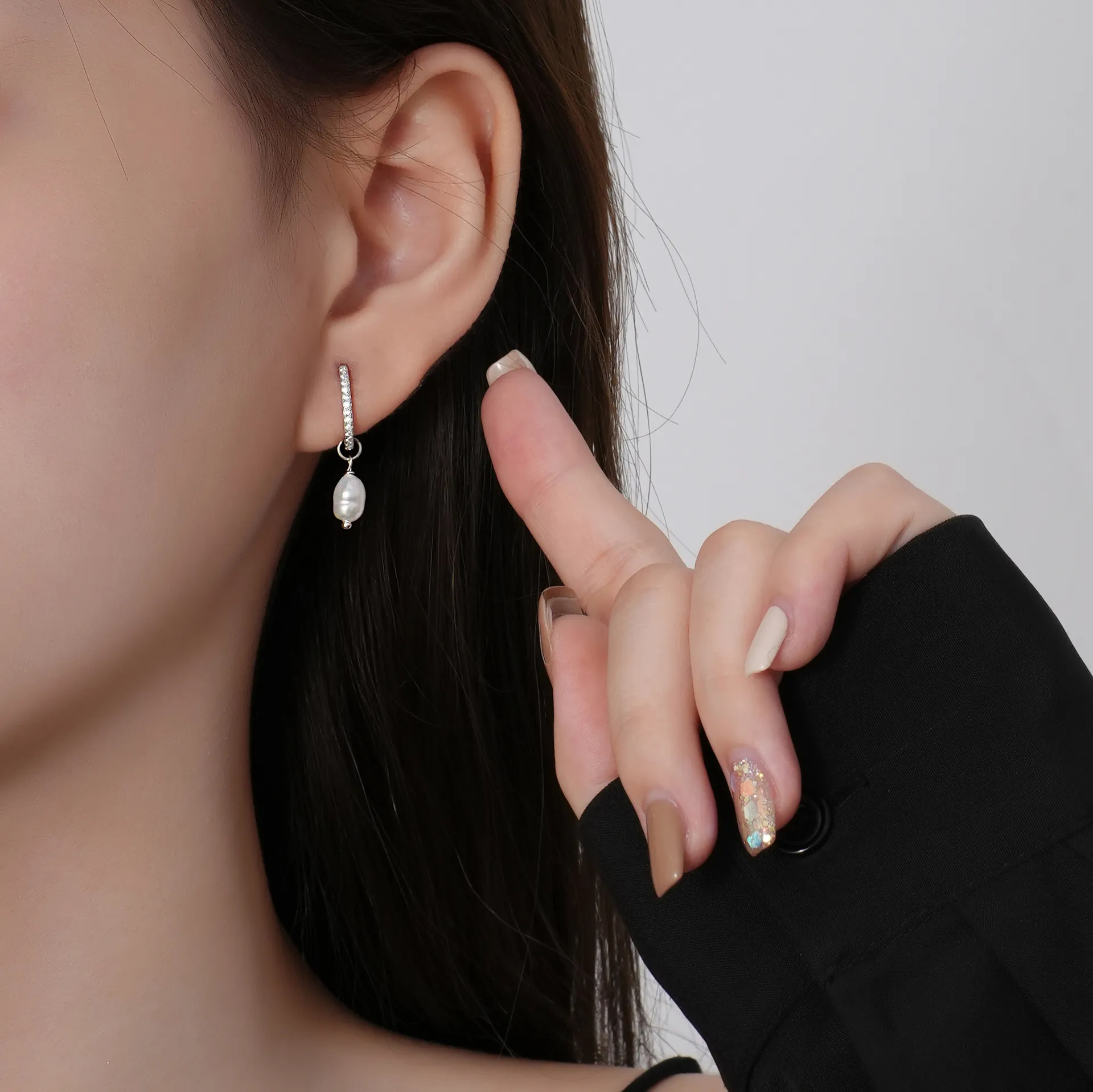 Pearl Beads Charm Zirconia Hoop Earrings 60300137 - image2