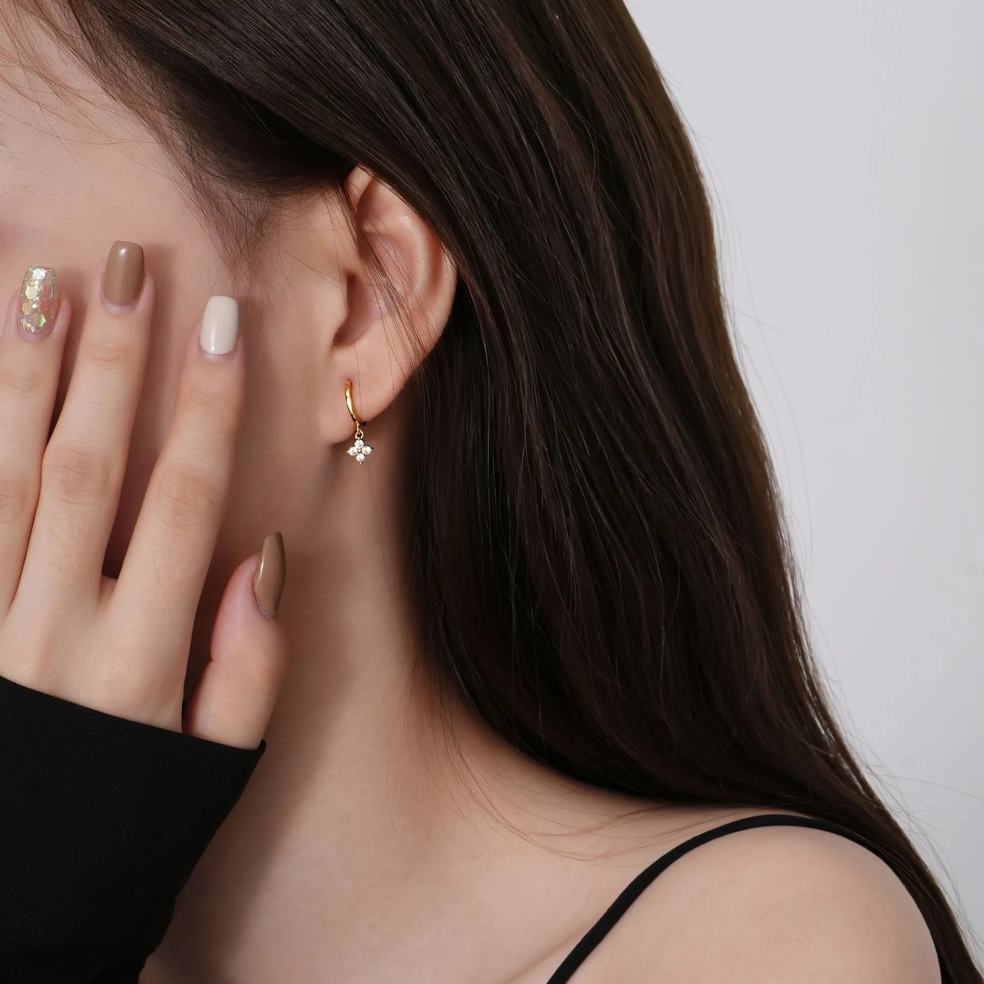 Lovely Flower Zirconia Charm Hoop Earrings 60300141 - image2