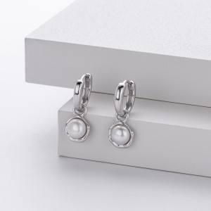 925 Sterling Silver Pearl Hoop Earring 60300190