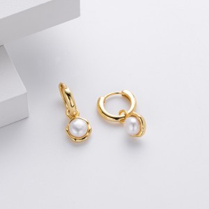 925 Sterling Silver Pearl Hoop Earring 60300190