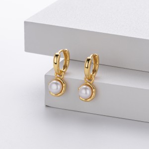 925 Sterling Silver Pearl Hoop Earring 60300190