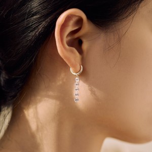 925 Sterling Silver 4mm Long Zircon Hoop Earring 60300196