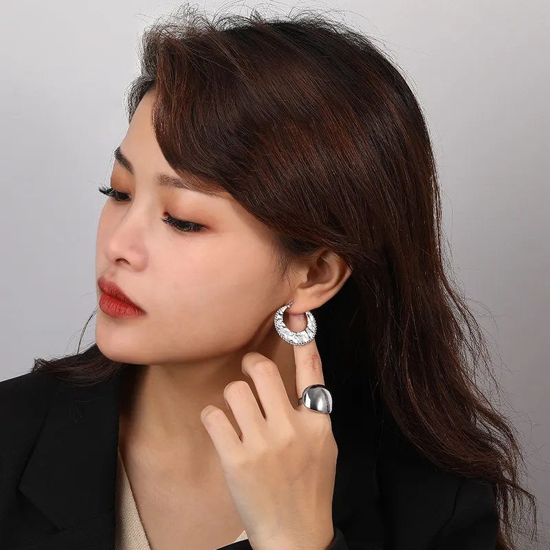Vintage C Shape French Lock Hoop Earring 60400014 - image2