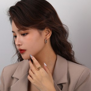 Vintage Ripple Pattern French Lock Hoop Earring 60400015
