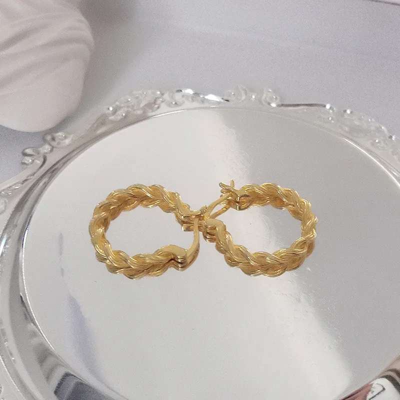 Elegant Twisted French Lock Hoop Earring 60400020 - image2