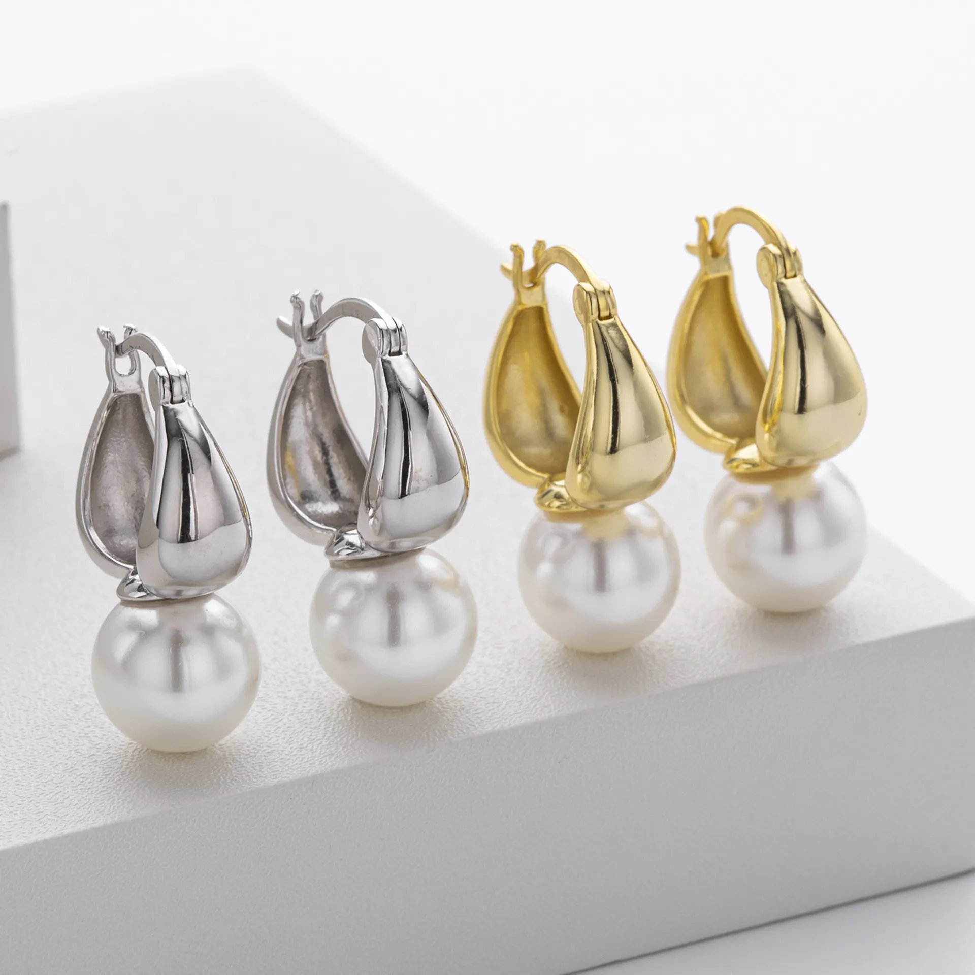 925 Sterling Silver Puffy Hoop Fresh Water Pearl Drop Earrings 60400034 - image3