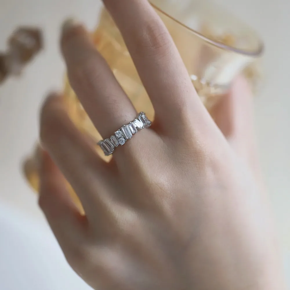 Luxury Irregular Line Zirconia Band Party Rings 70100174 - image1