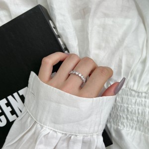 925 Sterling Silver Irregular Zirconia Band Ring 70100200