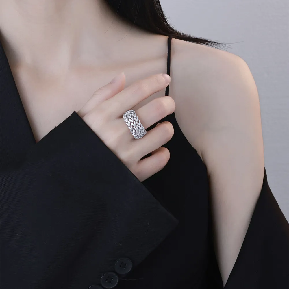 925 Sterling Silver V Shape Zirconia Band Ring 70100297 - image1