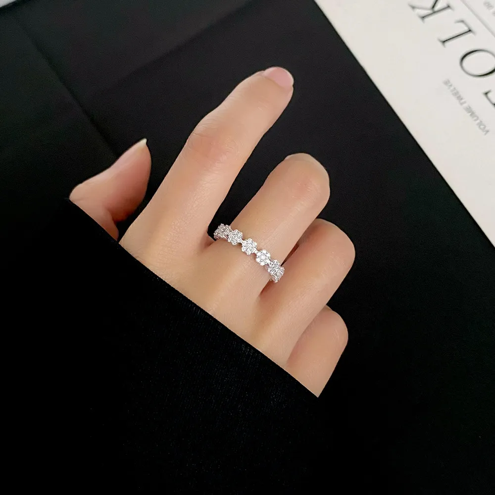 925 Sterling Silver Daisy CZ Floral Stacking Ring Band Ring 70100347 - image1