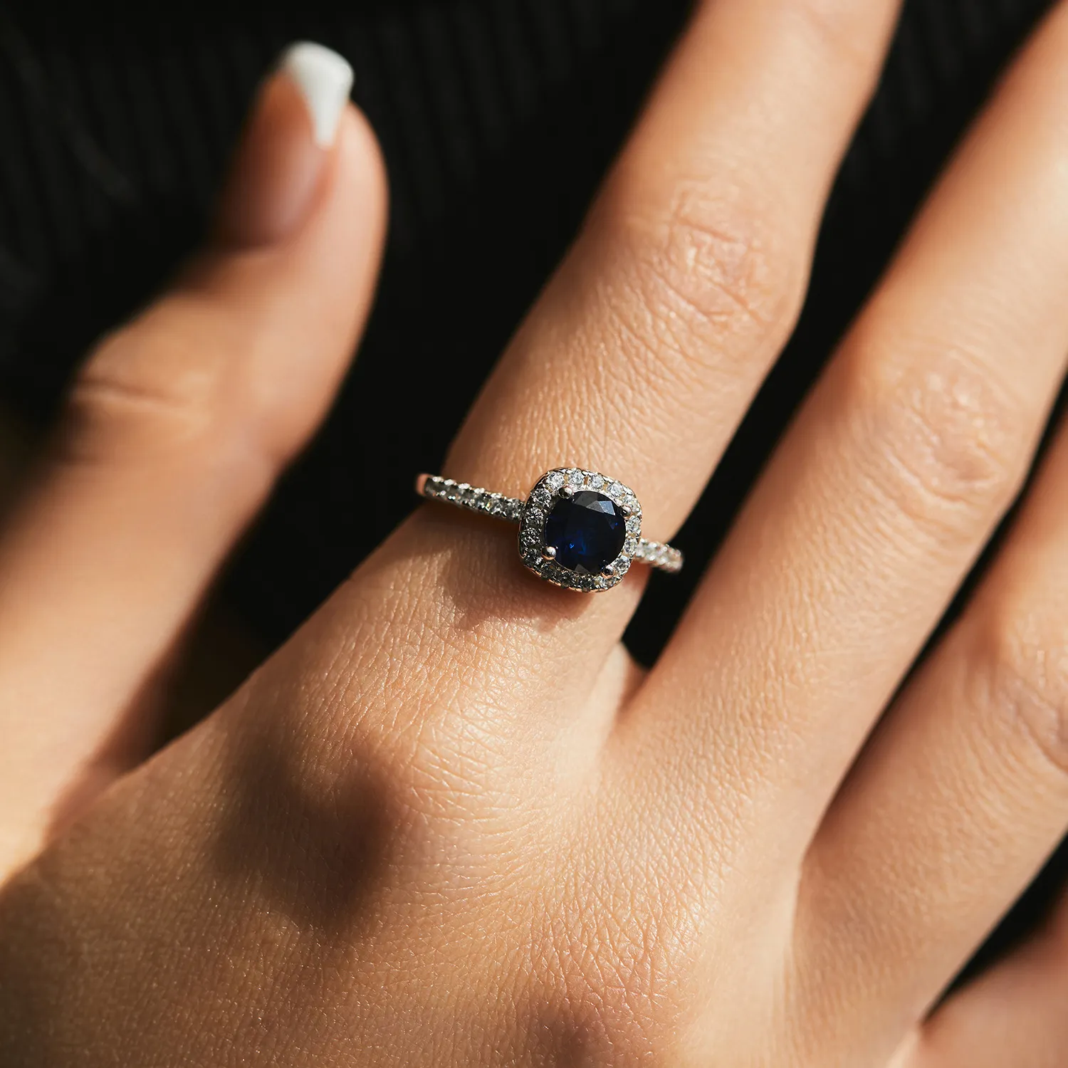 925 Sterling Silver Vintage-Inspired Sapphire Blue CZ Ring 70100358 - image1