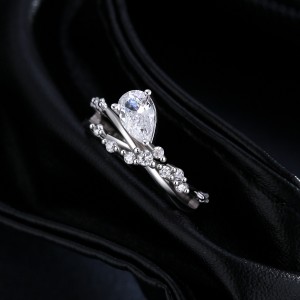 925 Sterling Silver Teardrop Zircon Crossover Ring 70100428