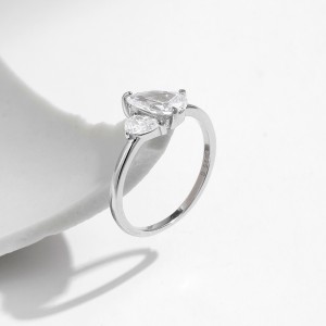 925 Sterling Silver Intertwined Love Zircon Ring 70100435