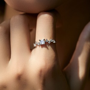 925 Sterling Silver Emerald-Cut Zircon Ring 70100439