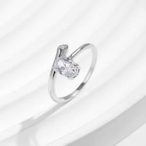 925 Sterling Silver Irregular Oval Zircon Ring 70100466