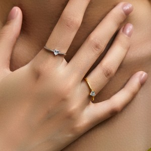 925 Sterling Silver Heart-Shaped CZ Minimalist Ring 70100473