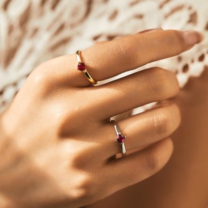 925 Sterling Silver Vintage Ruby Red Solitaire Ring 70100481