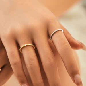 925 Sterling Silver Textured Zircon Band Ring 70100482