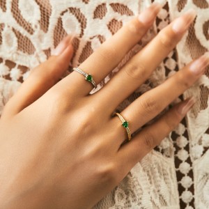 925 Sterling Silver Emerald CZ Band Ring 70100484