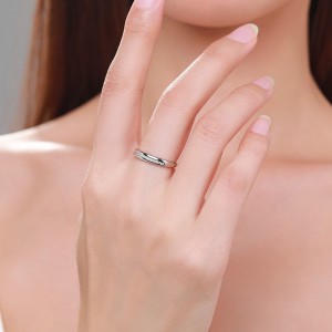 925 Sterling Silver Minimalist Geometric CZ Band Ring 70100532 925 Sterling Silver Minimalist Geometric CZ Band Ring 70100532