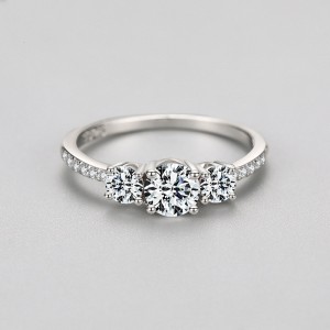 925 Sterling Silver Classic Three-Stone CZ Ring 70100542