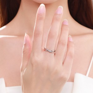 925 Sterling Silver Minimalist Twisted Crossover CZ Ring 70100548 925 Sterling Silver Minimalist Twisted Crossover CZ Ring 70100548