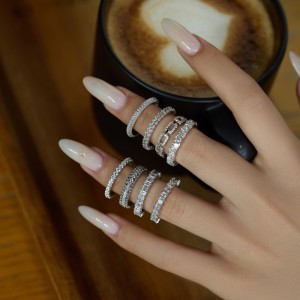 925 Sterling Silver Scalloped Ziirconia Eternity Band Ring 70100589