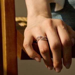 925 Sterling Silver Crisscross Pave Geometric Ring 70100594 925 Sterling Silver Crisscross Pave Geometric Ring 70100594