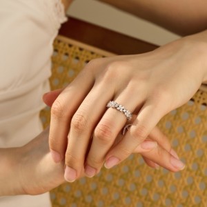 925 Sterling Silver Floral Cluster Zircon Band Ring 70100595 925 Sterling Silver Floral Cluster Zircon Band Ring 70100595