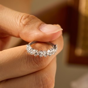 925 Sterling Silver Floral Cluster Zircon Band Ring 70100595 925 Sterling Silver Floral Cluster Zircon Band Ring 70100595