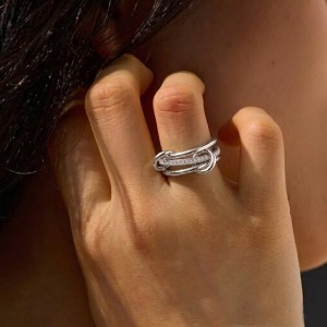 925 Sterling Silver Interlocking Triple-Band Pave Zirconia Ring 70100599 925 Sterling Silver Interlocking Triple-Band Pave Zirconia Ring 70100599