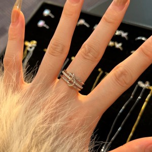 925 Sterling Silver Interlocking Triple-Band Pave Zirconia Ring 70100599 925 Sterling Silver Interlocking Triple-Band Pave Zirconia Ring 70100599